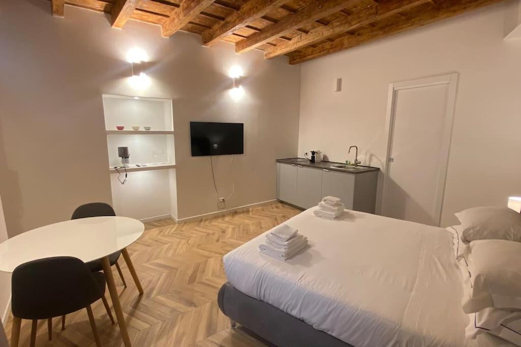 Brera Eleven Suite Deluxe Milan Bagian luar foto